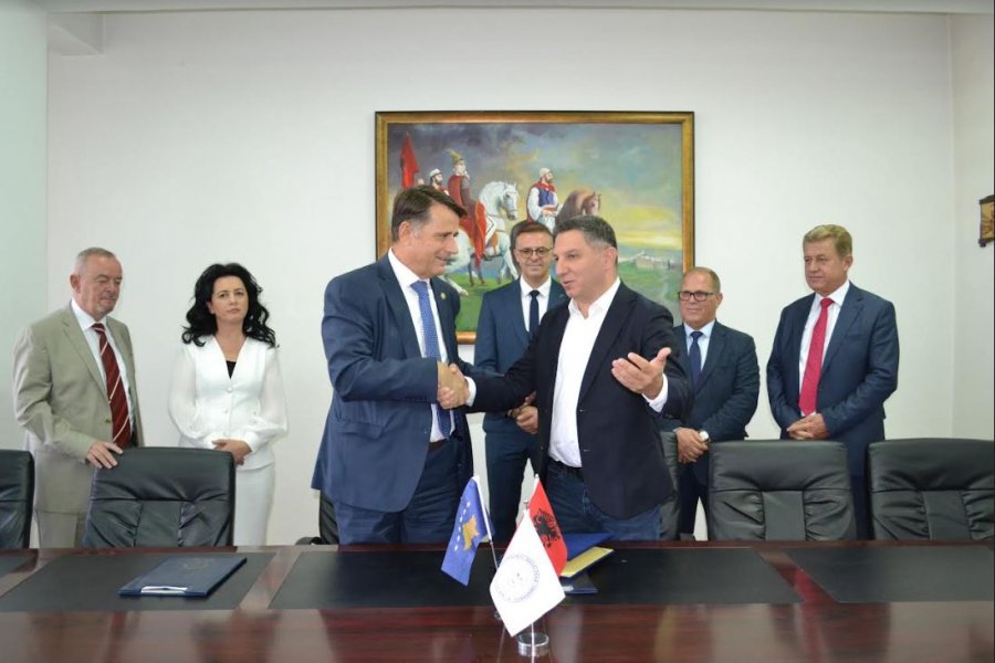 Universiteti “Kadri Zeka” me rektor të ri, Artan Dërmaku merr detyrën