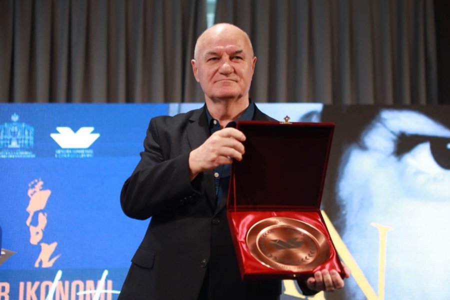 Ilir Ikonomi fiton çmimin “Lumo Skëndo 2023”