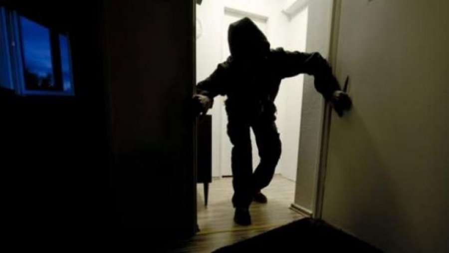 Hajnat vjedhin para në një kishë në Graçanicë