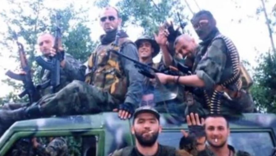Shtatë ish-anëtarë të grupit “Çakallët” dënohen për krime kundër shqiptarëve të Kosovës