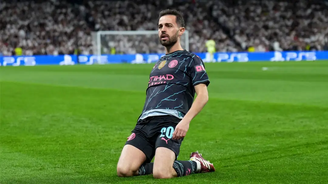Paris Saint-Germaini shikon Bernardo Silvan e Man Cityt