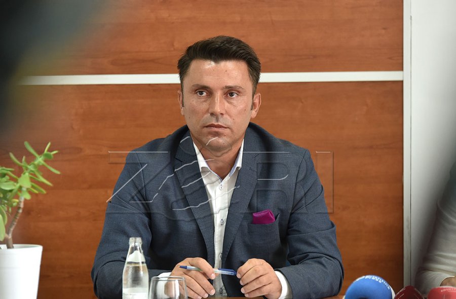  Rrustemi pasi u bëri thirrje ambasadorëve të mos vizitojnë Gjykatën Kushtetuese: Le të na lënë të gabojmë