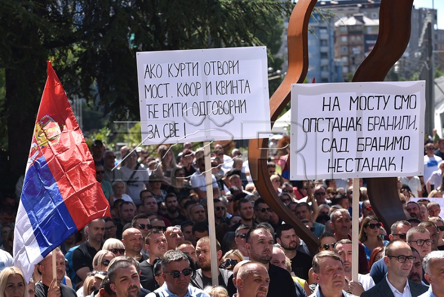 Profesori amerikan: Serbët e Kosovës janë futur në lojën e planeve serbe dhe ruse për të minuar rendin perëndimor
