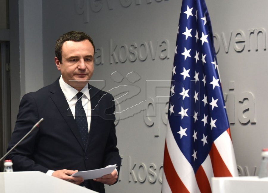 Kurti në konventën e demokratëve në Çikago, Hovenier: E ka ftuar NDI-ja, e jo qeveria amerikane