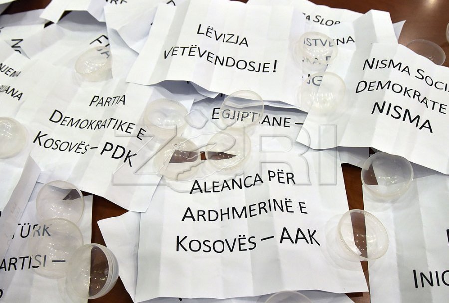 Halimi e sheh të mundshëm një koalicion LVV-PDK