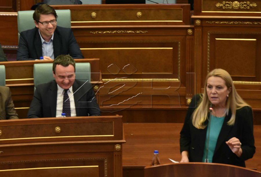 “Keni vjedh aty ku s’duhet të vidhet”, deputetja Kadrijaj shkakton të qeshura në Kuvend