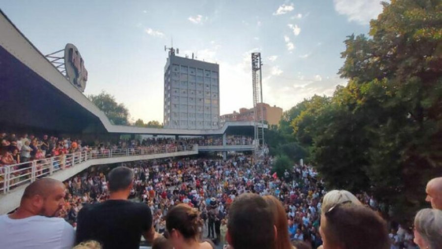 Kokëdhimbje për Vuçiqin dhe Scholzin, nisin protestat kundër minierës së litiumit në Serbi