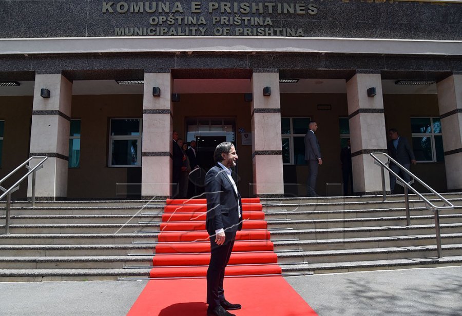 Prokuroria Speciale nis hetimet ndaj Përparim Ramës, për tenderin që ia dha mikut të tij