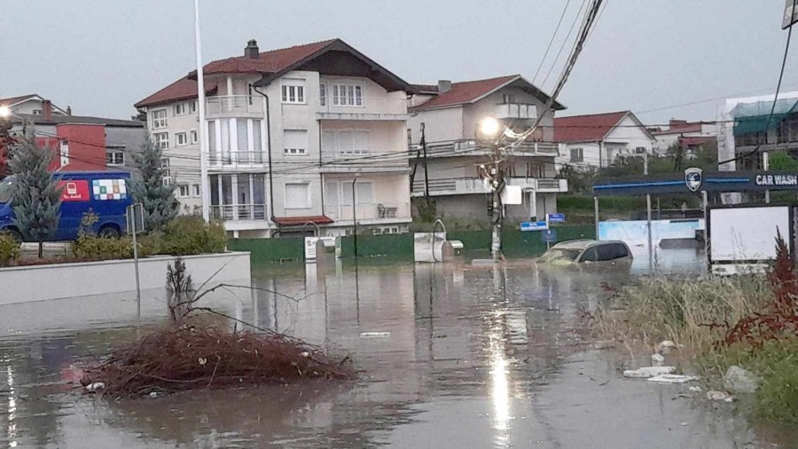 Një person është gjetur i vdekur pas përmbytjeve në Zvicër