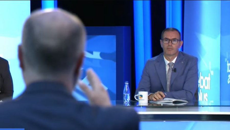 Ymeri ia përkujton Halitit të LVV-së: Ke shkelë mbi nënshkrimet e 200 mijë qytetarëve