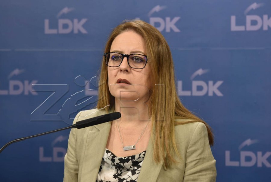 Hykmete Bajrami: 170 persona në ditë largohen nga Kosova