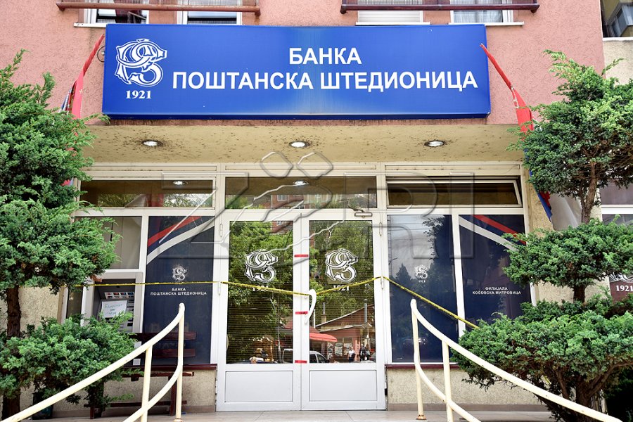 Një ditë pas mbylljes së objekteve bankare, kjo është situata në veri të Mitrovicës [foto]