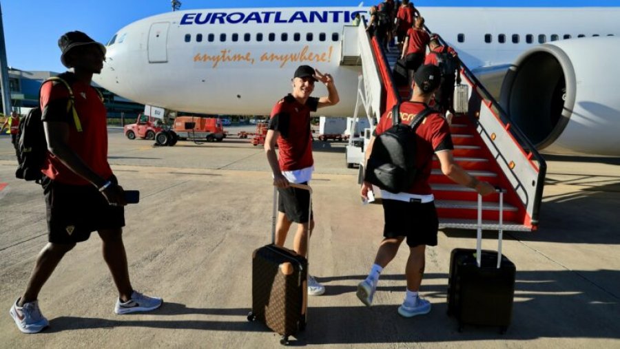 Panik në klubin e La Ligës, aeroplani u detyrua të bëjë ulje emergjente shkaku i defektit