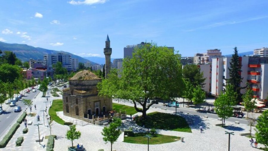 Nis rikonstruksioni i Xhamisë së Plumbit në Vlorë
