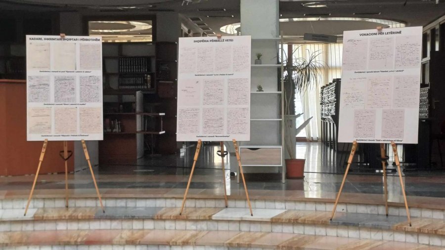 Hapet ekspozita “Dorëshkrimet e Ismail Kadaresë”