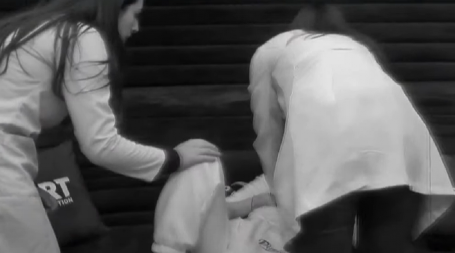 Pamje të patransmetuara nga dhoma e rrëfimit – mjekët intervenuan për gjendjen e Sarës në BBVK