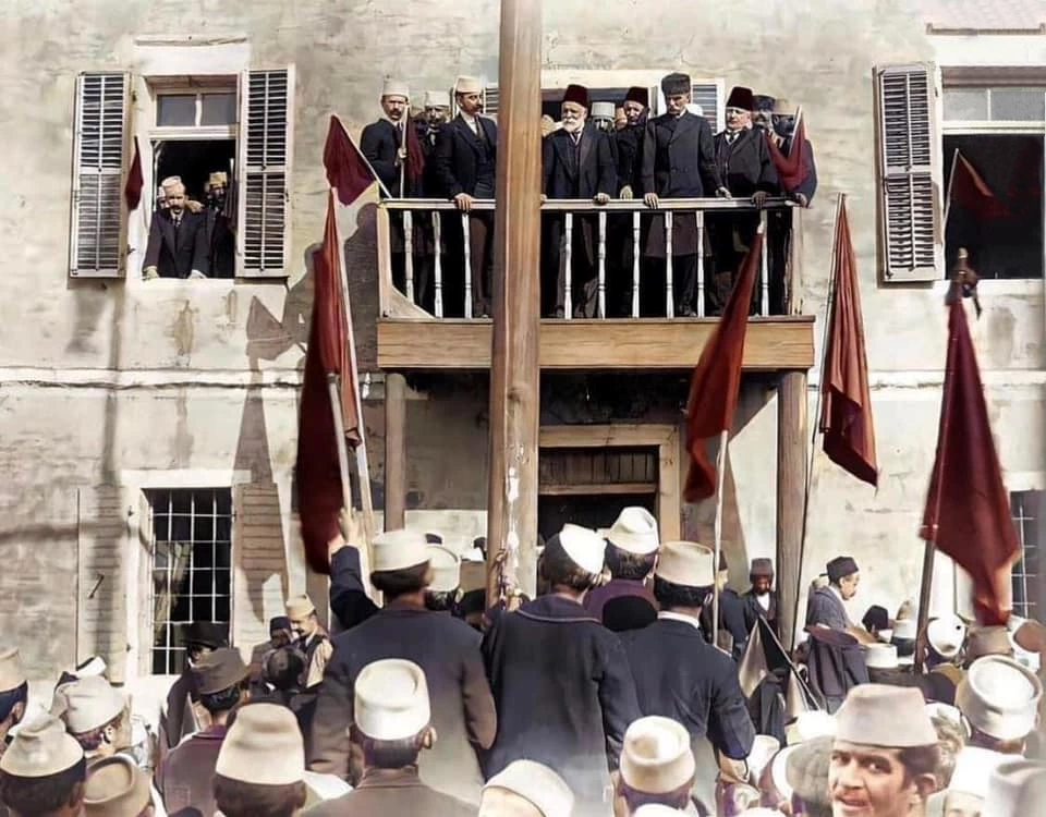 Sot festohet 28 Nëntori, kjo është historia e ditës kur u shpall Pavarësia e Shqipërisë