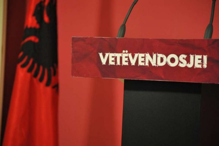 Para seancës për gjendjen e FSK-së, Vetëvendosja mban konferencë për media