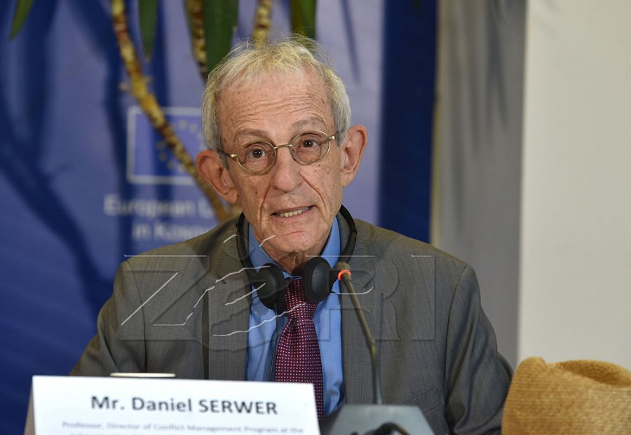 Serwer: BE-ja dhe SHBA-ja duhet ta ndëshkojnë Beogradin për ta zhbllokuar Kosovën