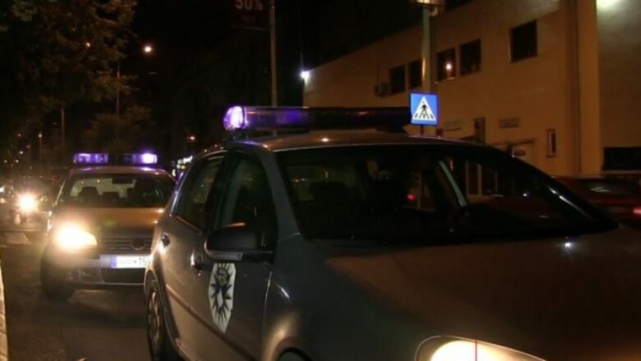 Bllokohet Lagjja e Boshnjakëve për pak kohë, ndërhynë policia dhe shpërndan turmën