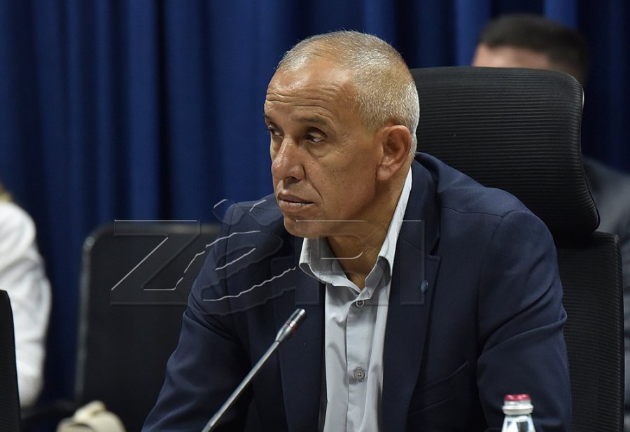 Zeqiri: Vendimet për largimin e punëtorëve shqiptarë nga komunat veriore janë të paligjshme