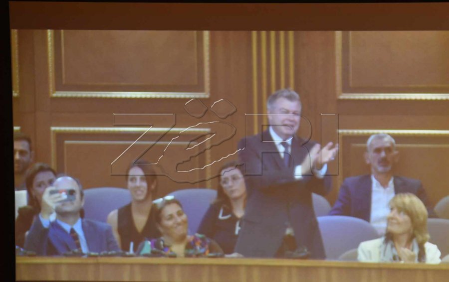 Ambasadori i Luksemburgut në Kuvend, Konjufca e falënderon që mundësuan teknologjinë e re në Kuvend