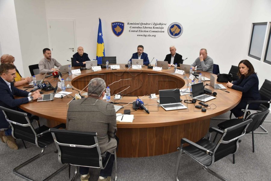 Pritet certifikimi i 41 subjekteve politike me 444 kandidatë për Zgjedhjet Lokale