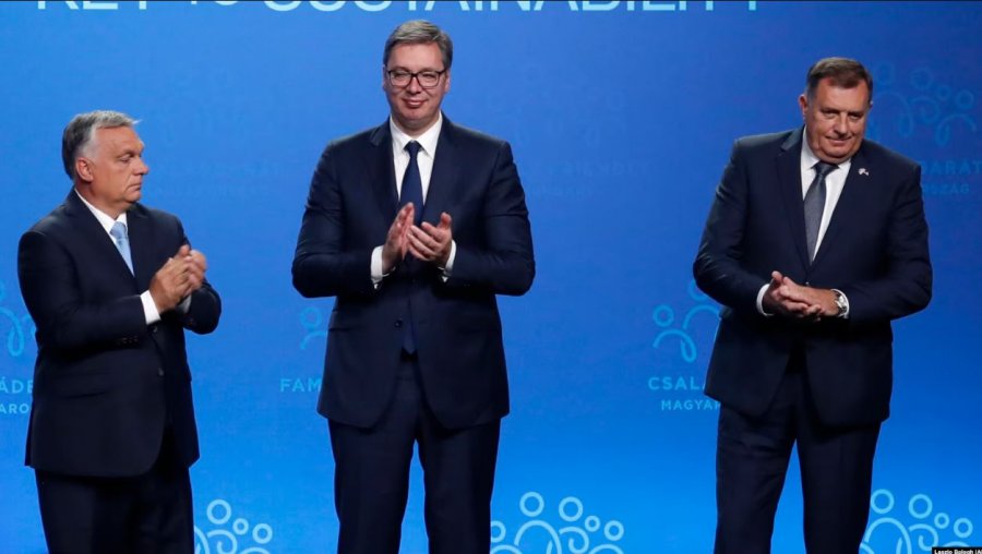 Vuçiqi dhe Dodiku “kërcënojnë” me një aleancë ushtarake me Hungarinë