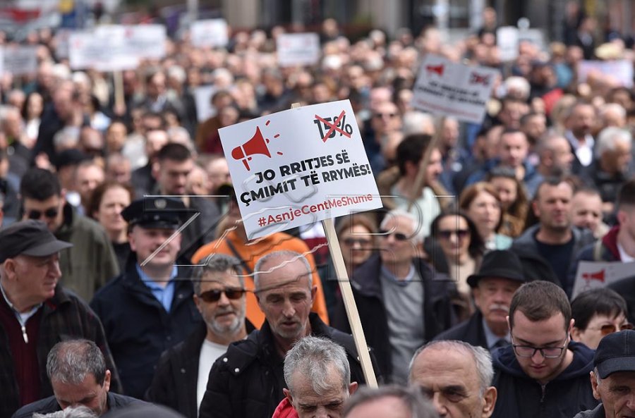 Profesori i Ekonomisë: Fatura e rrymës në Kosovë më e shtrenjtë se në Zvicër