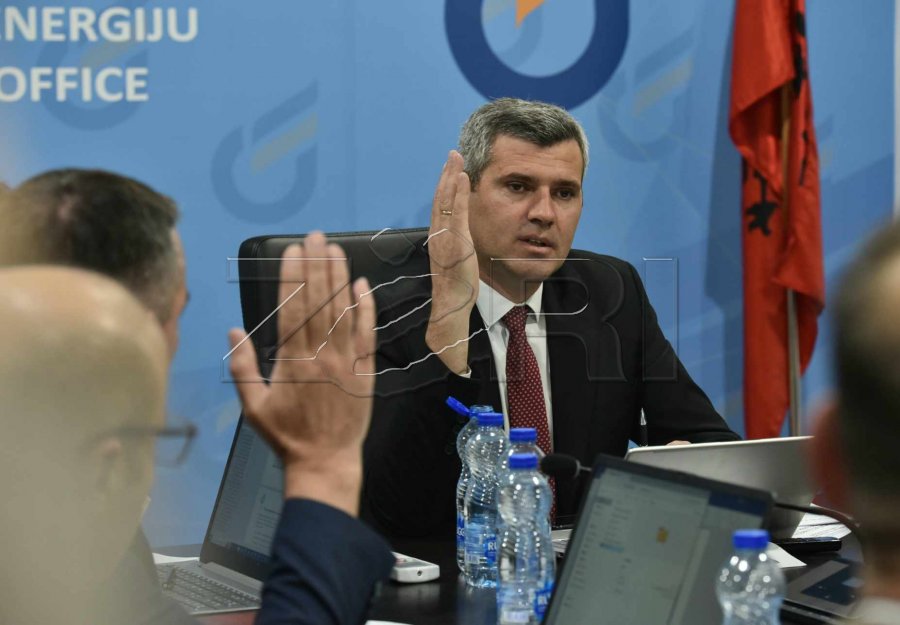 ZRRE: Nga 16 gushti konsumatorëve komercialë pa kontratë do t’u ndërpritet furnizimi me rrymë