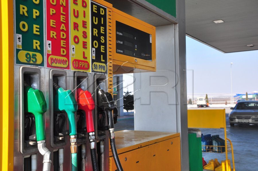 Litri i naftës deri në fundjavë ishte deri në 1.30 euro, por importohej nga 0.97 deri në 1.05 euro