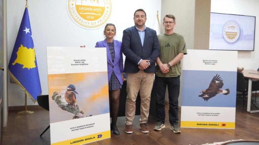 Dyzet fotografitë e ekspozitës “Zogjtë thërrasin” i dhurohen Universitetit “Ukshin Hoti”