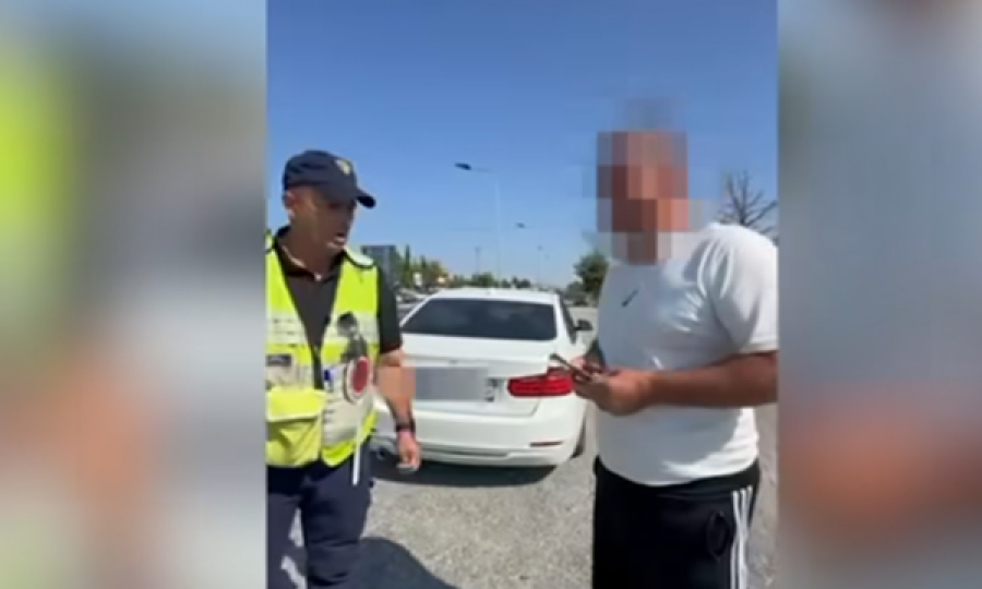 Kosovarit i humb telefoni në Lezhë, policia ia gjen e ia kthen atij