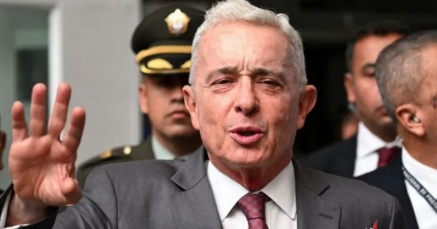 Ish-presidenti kolumbian dënohet me 12 vite arrest shtëpie për manipulim të dëshmitarëve dhe mashtrim