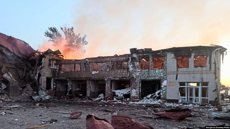 Ukraina thotë se Rusia ka kryer sulm masiv në Kharkiv