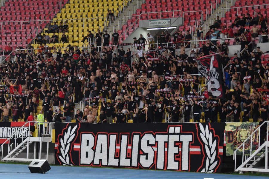 Ballistët japin shembull: Një mbrëmje e mbushur me pasion, dinjitet dhe sportivitet në tribunat e Shkëndijës