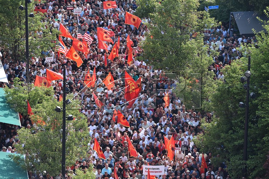 Rama ndan foto nga protesta kundër Speciales në Prishtinë: Liria ka emër dhe nuk është fajtore