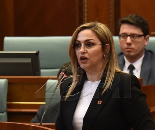 Bashkëshortja e Rexhep Selimit tregon pse mungoi në protestë