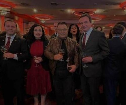 Osmani sqarohet për fotografinë me të dyshuarin për vrasjen e trefishtë në Gjilan