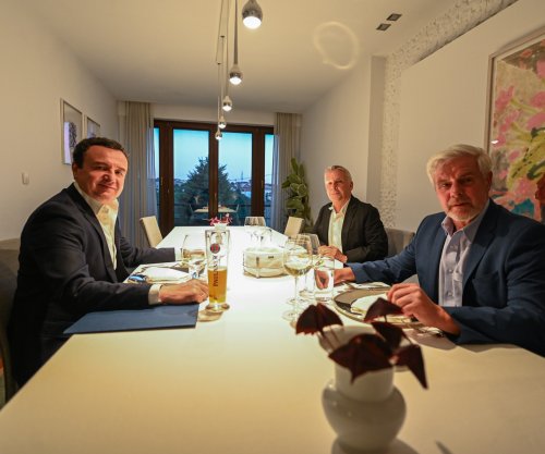 Kurti diskutoi me zyrtarin gjerman rreziqet nga dezinformimi dhe sfidat politike në rajon