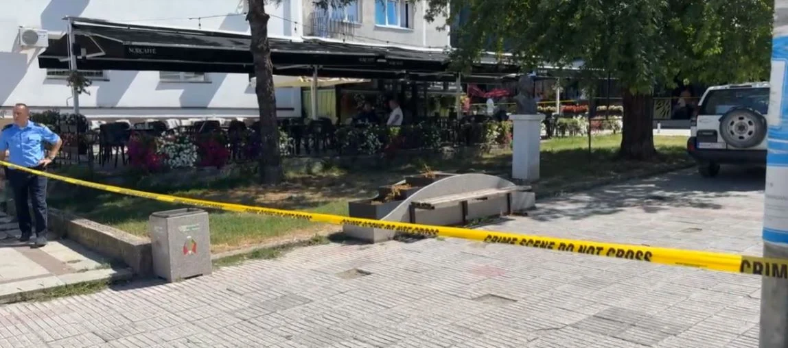 Policia jep detaje të reja për vrasjen e trefishtë në Gjilan, tre të dyshuarit ende në arrati