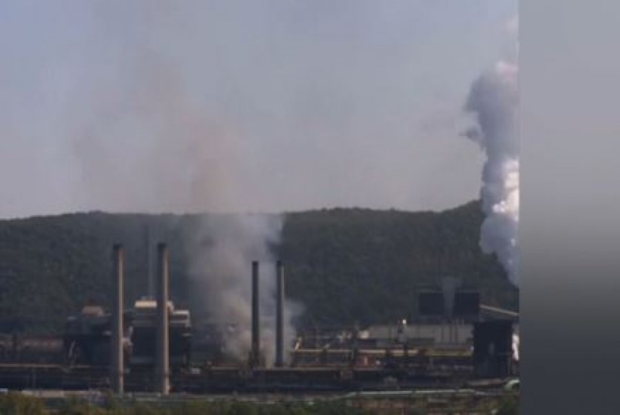 Dy të vdekur dhe dhjetë të plagosur në shpërthimin e një fabrike çeliku në SHBA