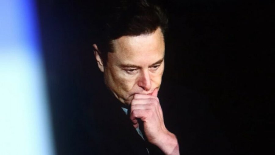 Elon Musk fik superkompjuterin e tij