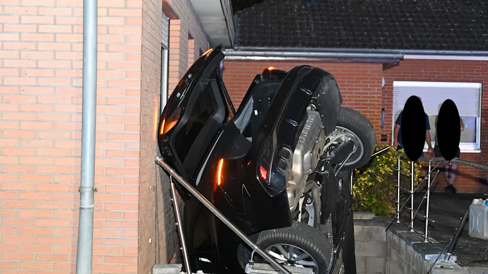 Po ikte nga policia, “Audia” përfundon në shkallët e bodrumit