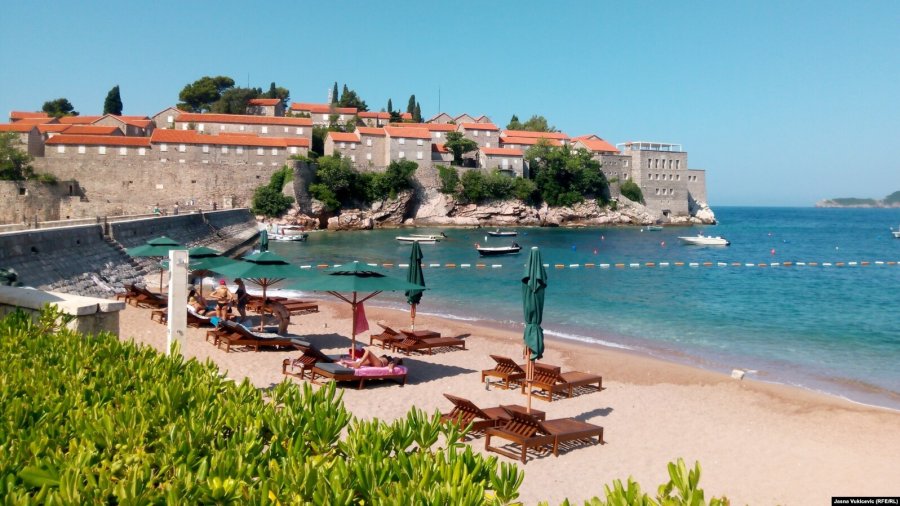 Hotelet në Mal të Zi ulin “yjet” për ta shmangur taksën e lartë