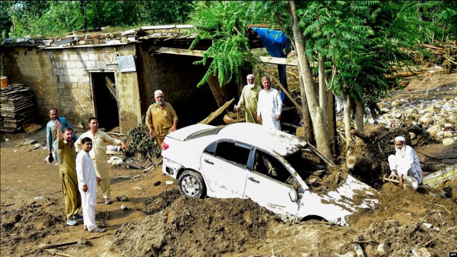 Mbi 200 persona të zhdukur në rajonin e vërshuar në Pakistan