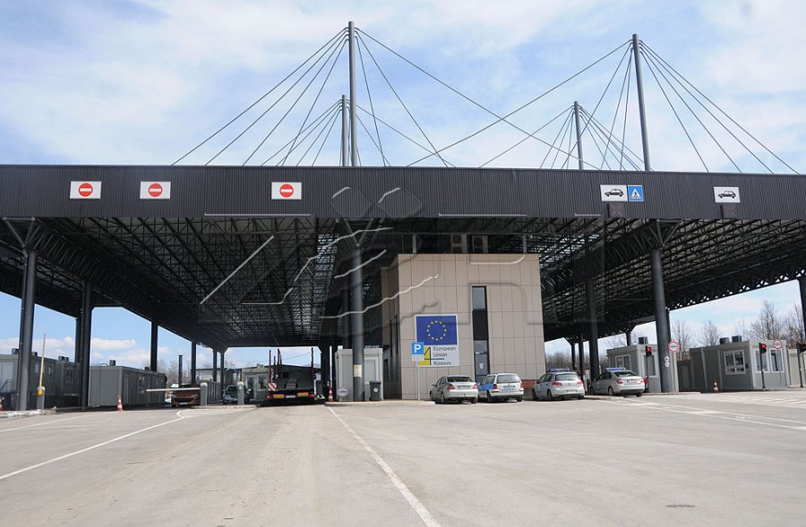 Mërgimtarët ia mësyjnë Kosovës për zgjedhjet e 28 dhjetorit, tregojnë të preferuarit e tyre [video]