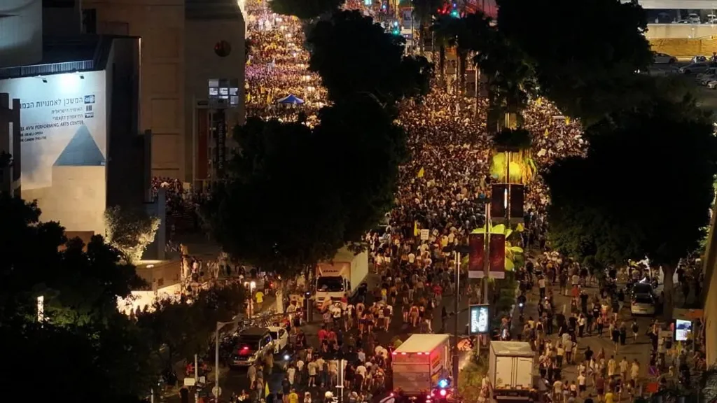“Jo në emrin tonë”, qindra mijëra izraelitë protestojnë kundër luftës në Gazë