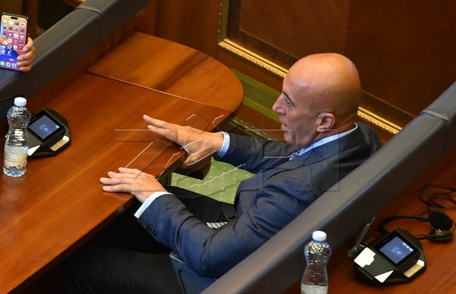 Haradinaj ia çel rrugën Kurtit për zhbllokim: Për 20 deputetë i ka votat e AAK-së