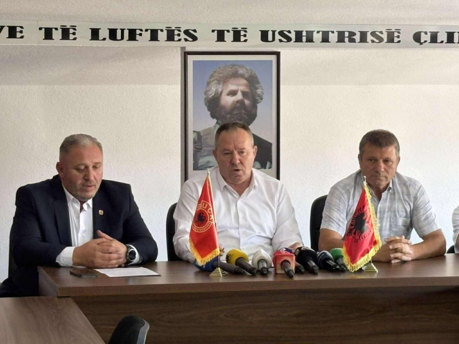 Organizata e Veteranëve mban konferencë për media